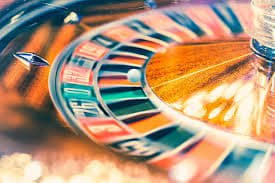 KBZPay, Wave Money, AYA Pay ဖြင့် Myanmar Online Casino ငွေပေးချေနေသောမြင်ကွင်း
